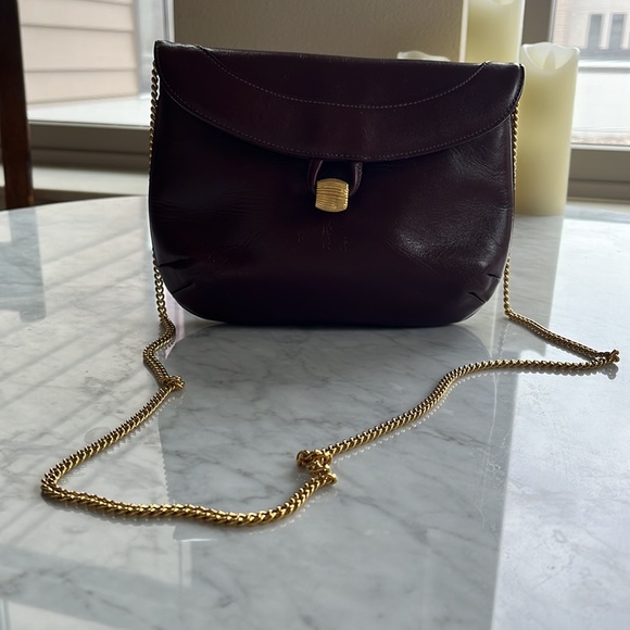 Vintage genuine leather brown Susan Gail shoulder bag with gold chain strap. - Picture 2 of 6